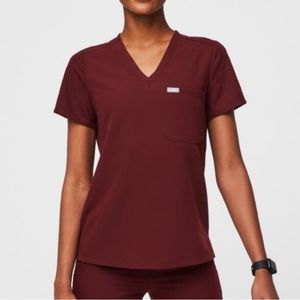 Figs Catarina one pocket scrub top in maroon XS